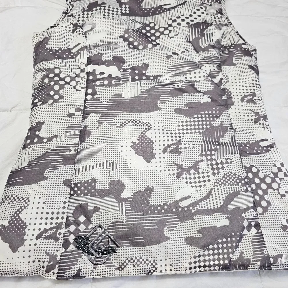 Burton Command Camo Style Print Winter Puffer Vest‎ Women's Size Small